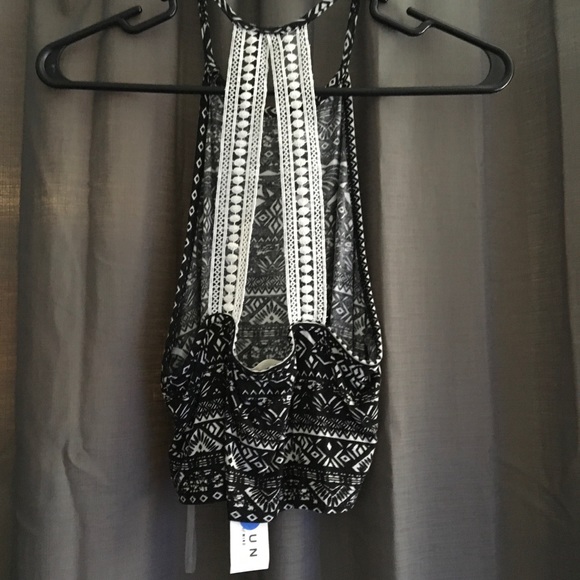 -🥳NWT-  La hearts 💕 ♥️ Crop Top🥳 - Picture 2 of 5